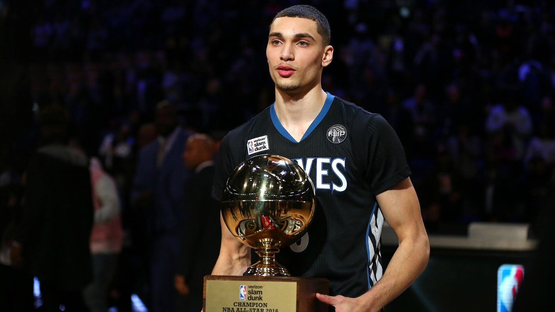 IM体育-烈焰焚翼，诺里斯单骑破阵，法拉利暗夜翻盘