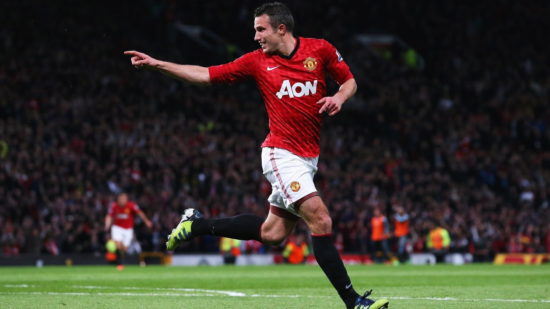 IM体育官网-孤星风暴，当梅赛德斯铁幕落下，皮亚斯特里如何成为红牛二队最后的灯塔？